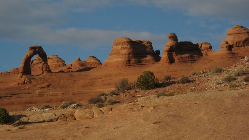 File:Land-desert-archesthree.jpg