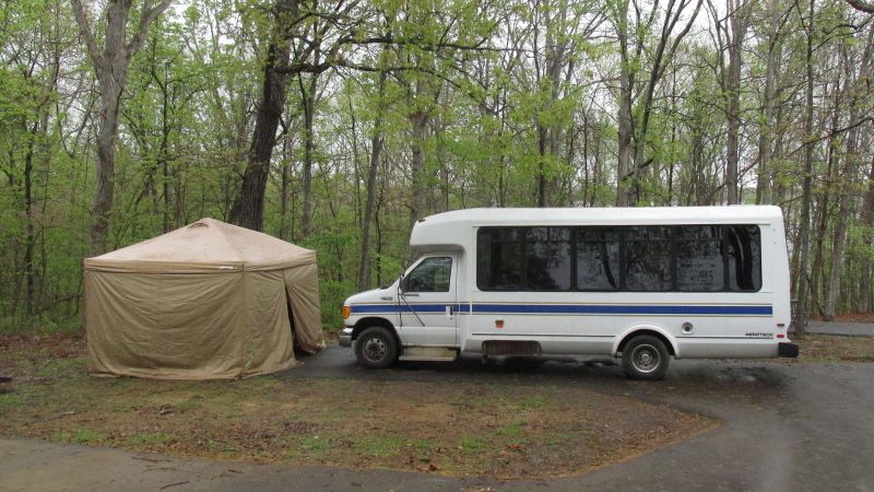 File:Camping-bus-tennessee.jpg